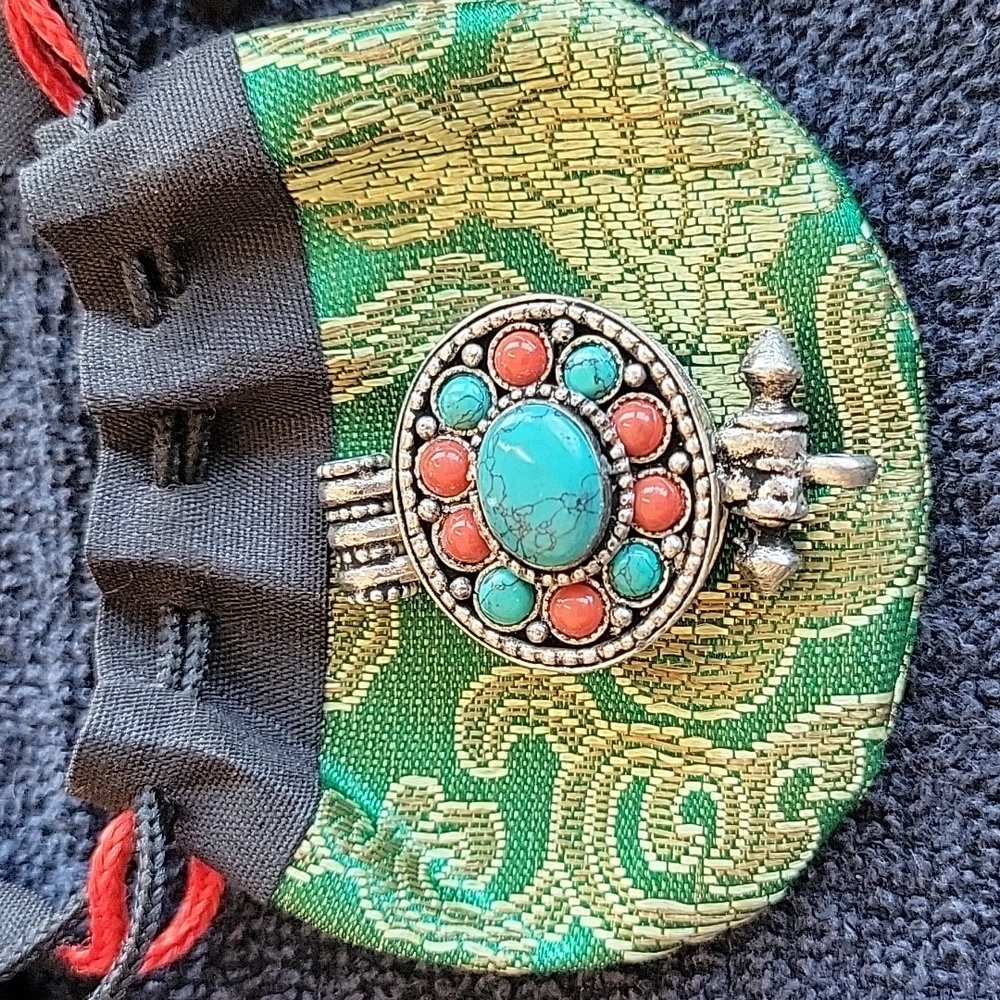 Locket pendant.